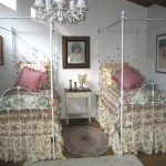 iron beds /Matching Twin Canopies iron beds /Matching Twin Canopies