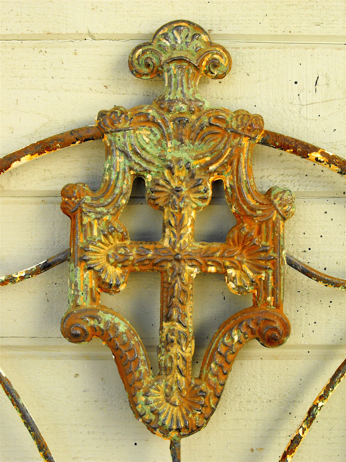 Cross Close-Up iron beds