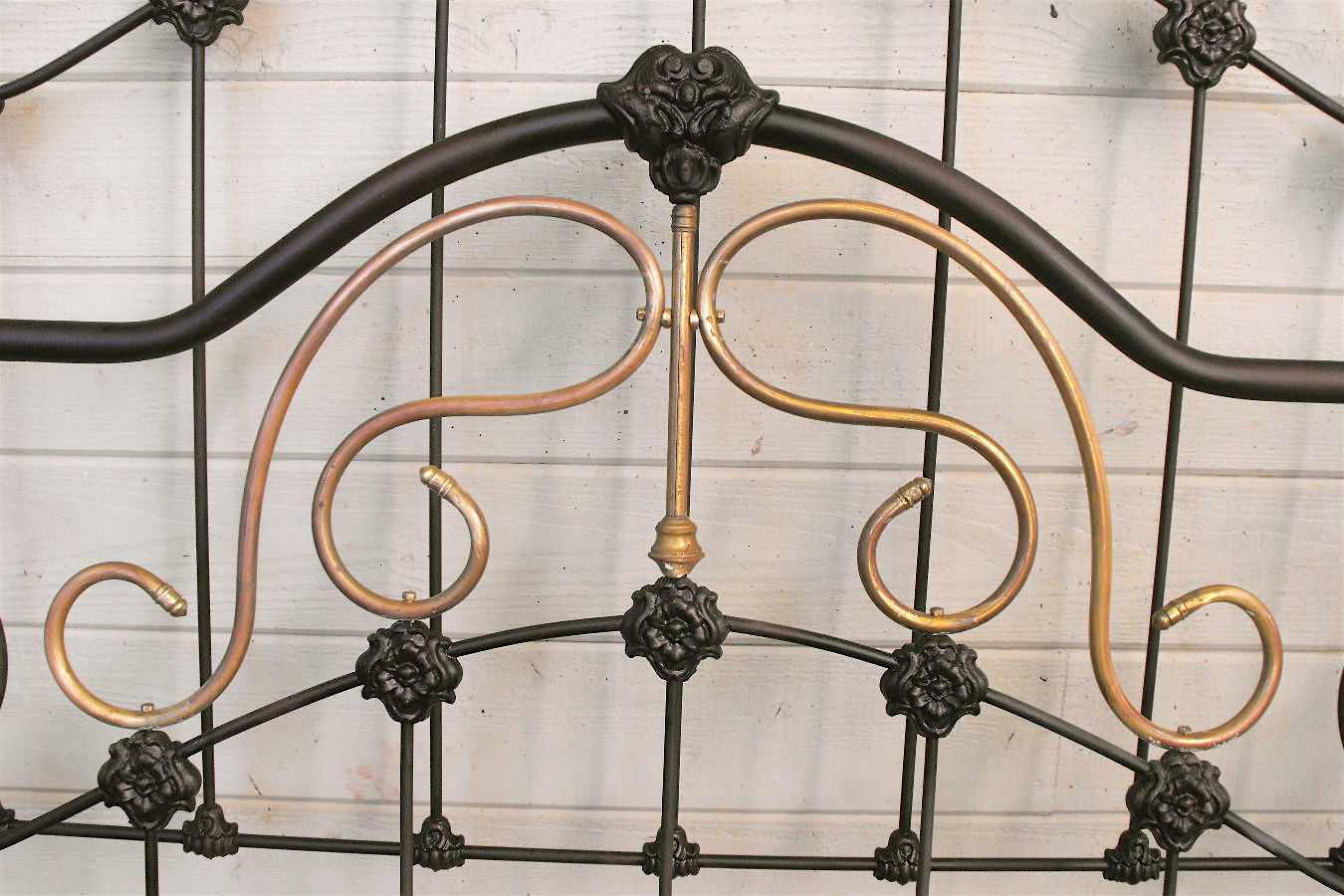 iron beds /McReynolds 2 Cathouse Antique Iron Beds