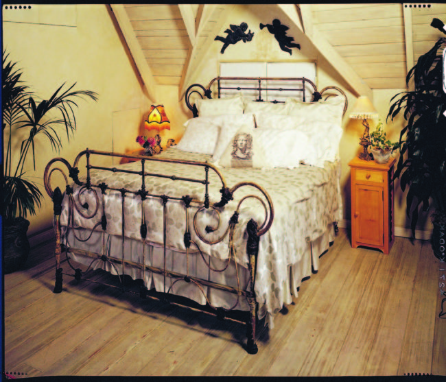 iron beds /Colony King Size iron beds