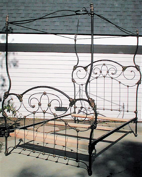 iron beds /Crown Canopy Recurve Cathouse Antique Iron Beds