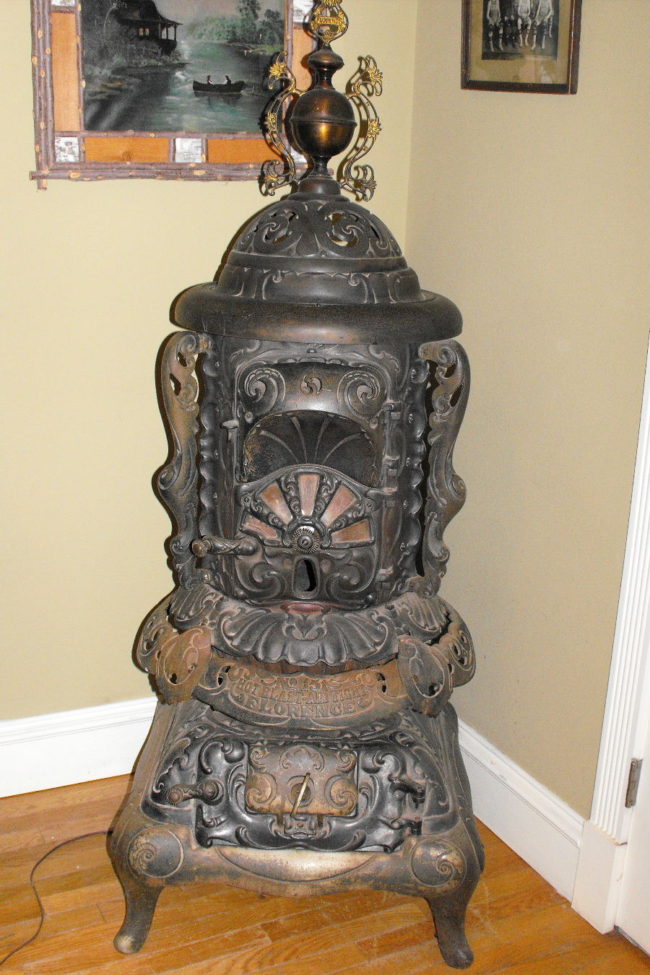 iron beds /Pot Bellie iron beds