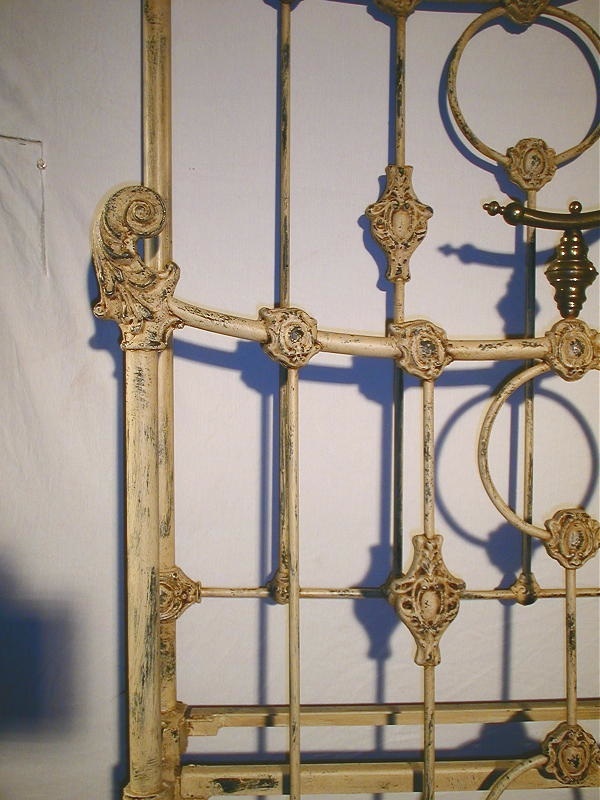 iron beds /Sierra Exif JPEG cathouse beds