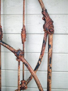Iron Bed Refinishing Dark Rusty Crackle