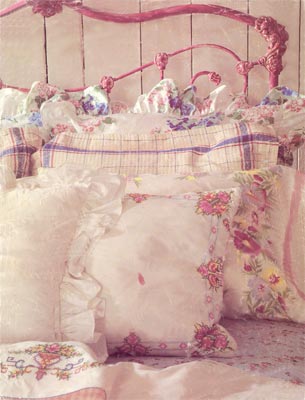 iron beds /mag_art_ralphlauren_sprg87_ cathouse beds