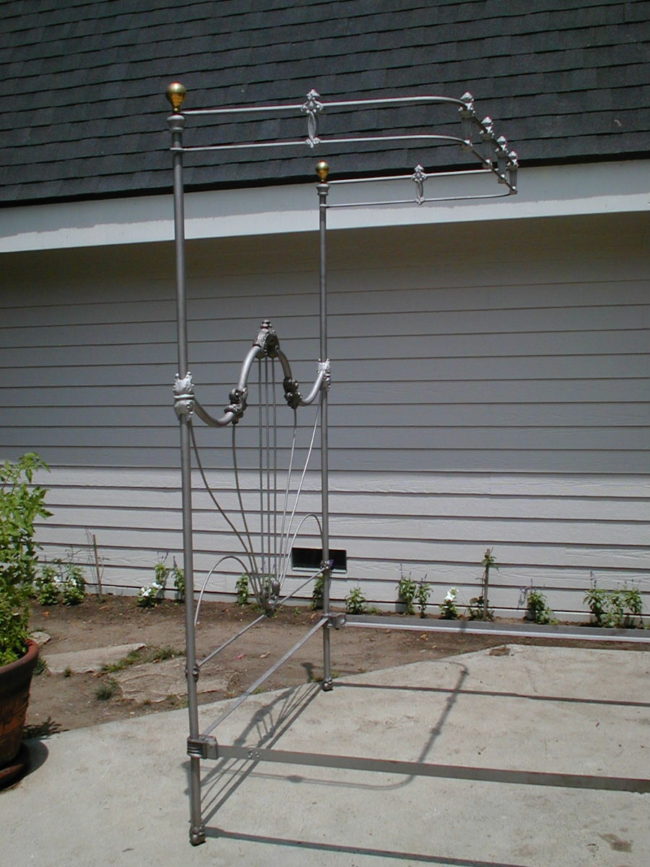 iron beds /EPSON DSC picture cathouse beds