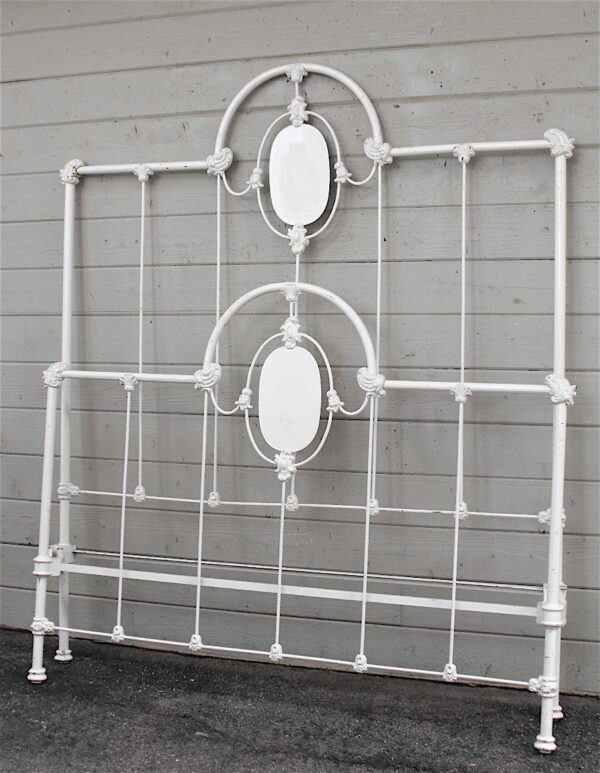 iron bed – portrait panel Antique Iron Bed