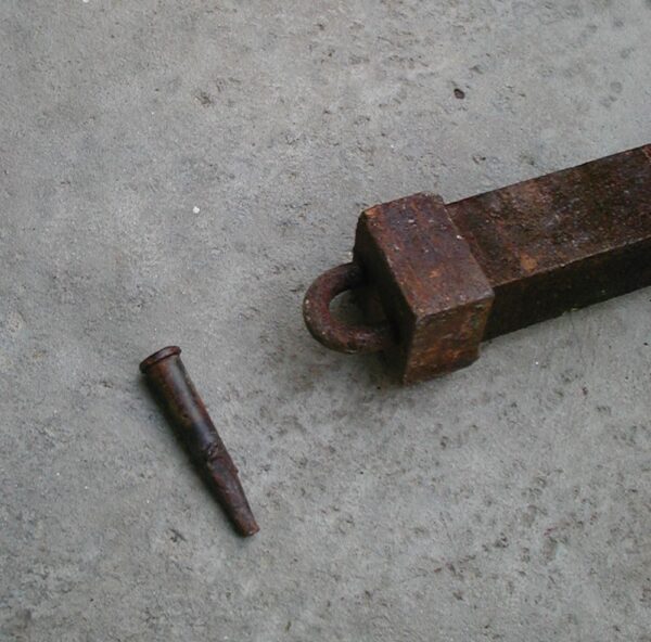iron bed / pin rails Antique Iron Bed