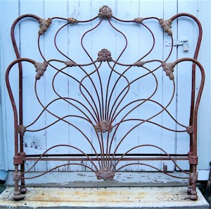 Antique Beds Examples