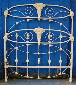 Antique Beds Examples