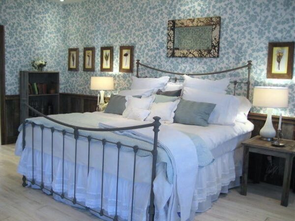 Ext.Hm#1 Iron Bed