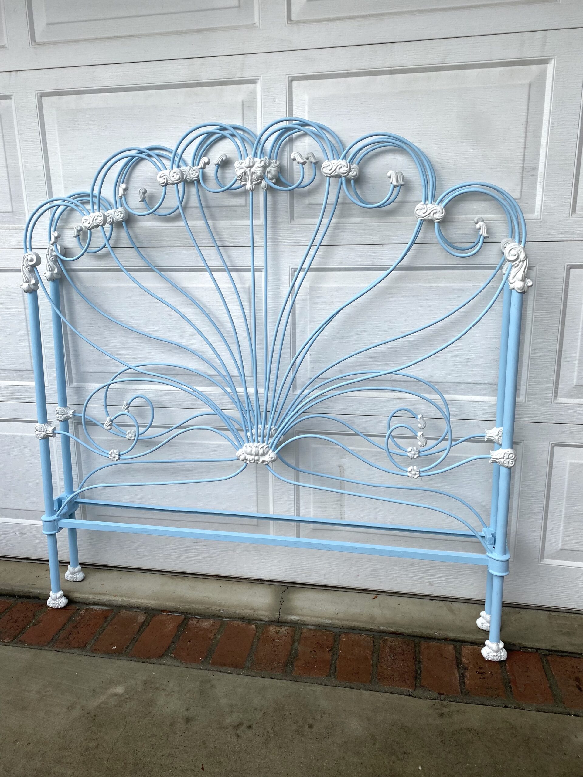 IMG_1241 Antique Iron Beds