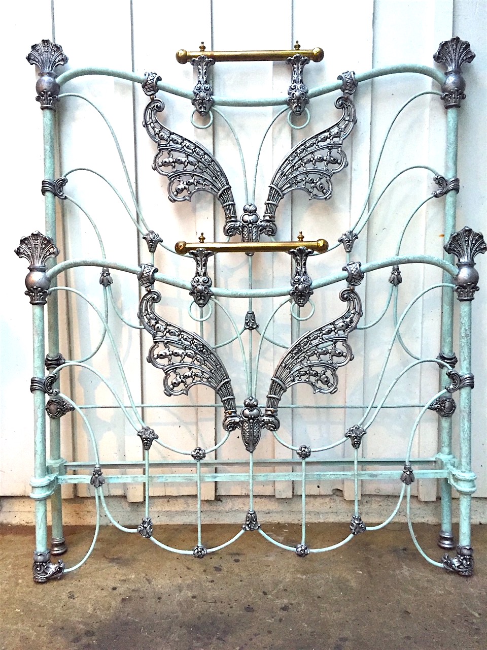 image1 6 Antique Iron Beds