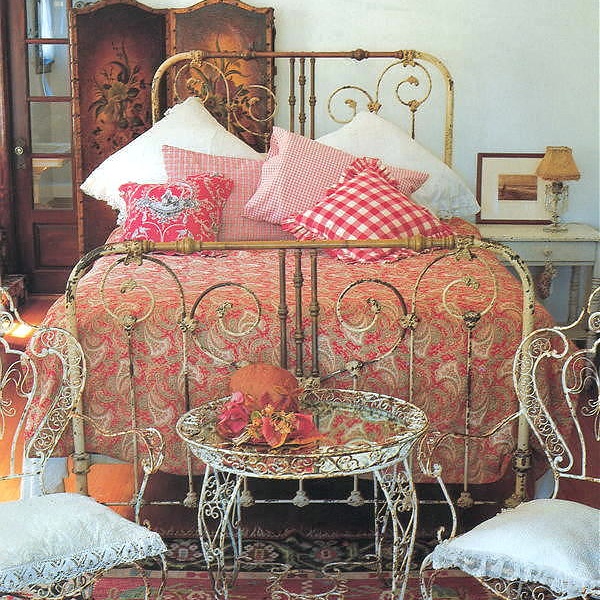 The Allure of Antique Iron Beds in Modern Design