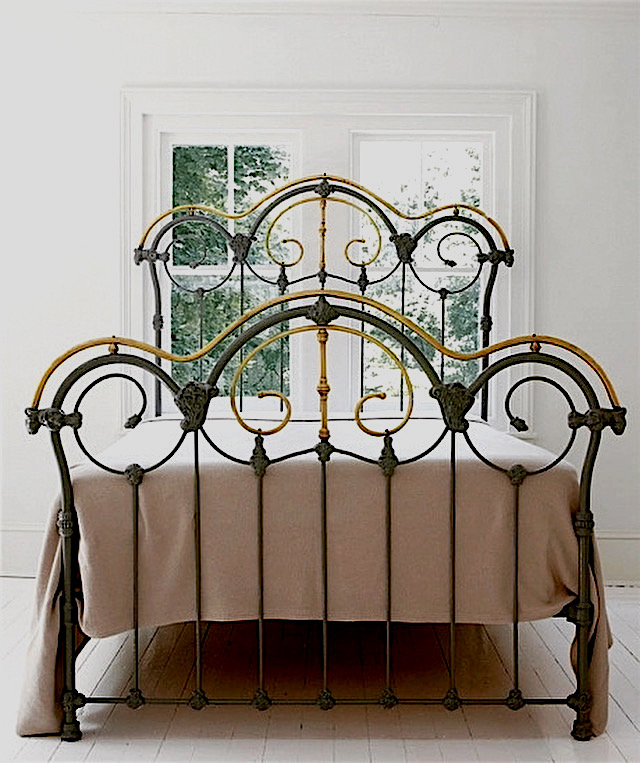 Antique Iron Beds in Bedroom Design