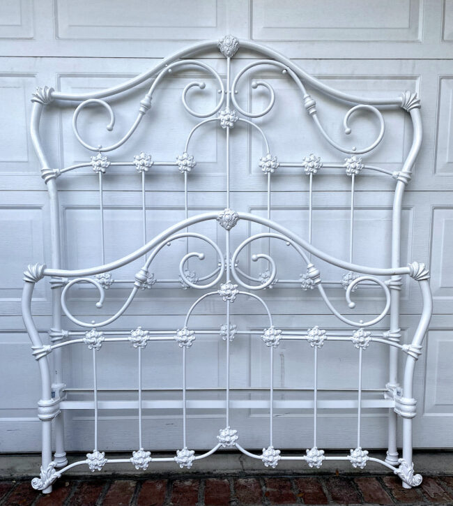 418-3450 Antique Iron Beds