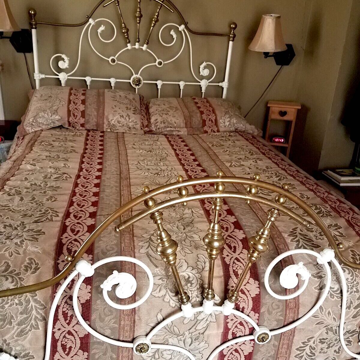 Blog Cathouse Antique Iron Beds