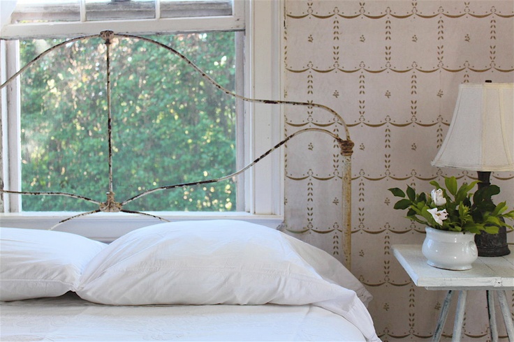 The Timeless Allure of Antique Iron Beds in the Bedroom