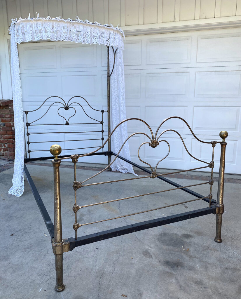 Purpose of the Half Tester Antique Iron Bed