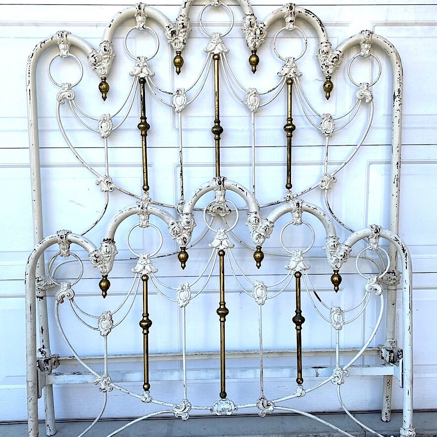 american-antique-iron-bed