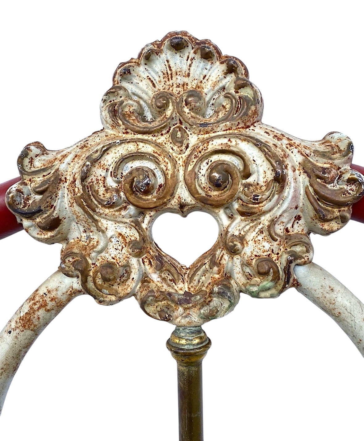 center-casting-antique-iron-bed