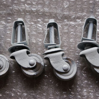 wheels-antique-iron-bed