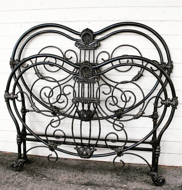 antique-iron-beds-Cathousebeds.com-1-2